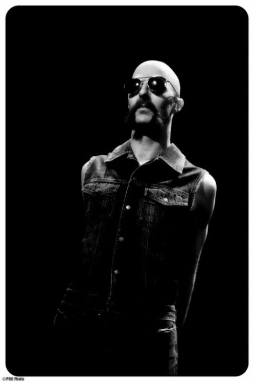 Waxie Moon at Smell The Glove 1/23/09