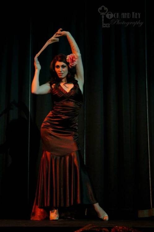 Wednesday Du Monde's glove removal (Photo courtesy of Israel Caine of Lock and Key Photography)