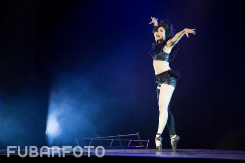 Violet performing her Raven act in Vancouver (Photo by Fubarfoto)